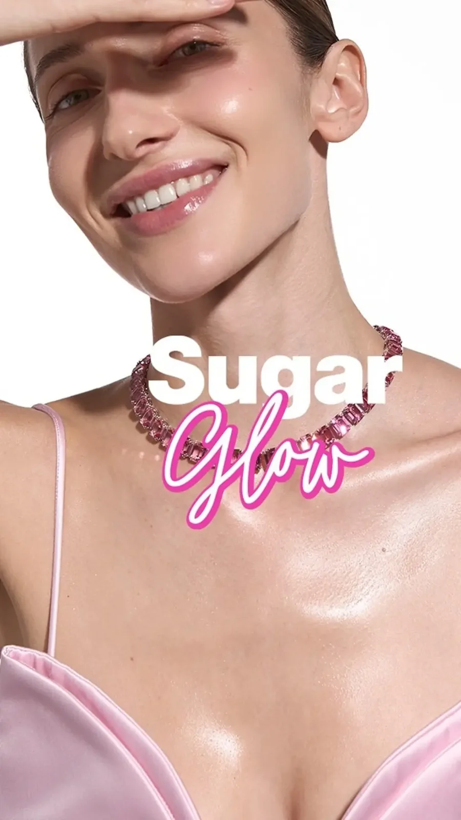 Imagen de campaña Byphasse Sugar Glow con joyería dorada — estilismo de Manel Guisado
