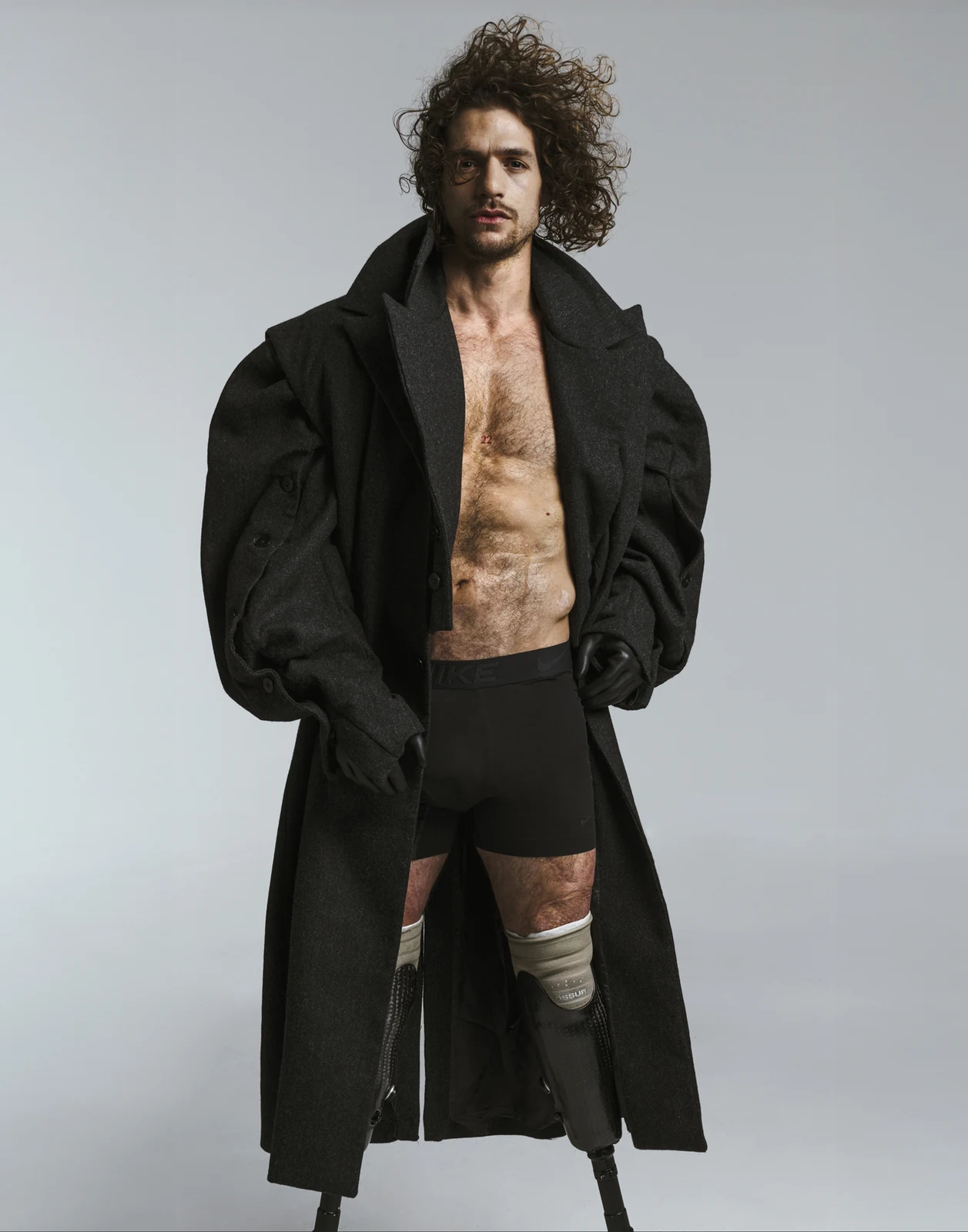 Black oversized tailoring for Neo2 Magazine — styling by Manel Guisado